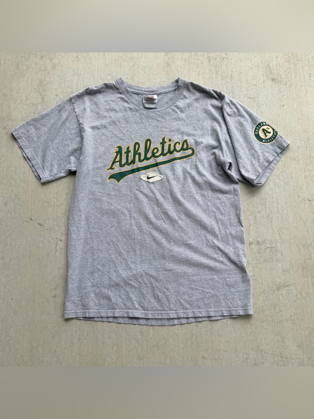 Vintage Oakland Athletics T Shirt Nike Center Swoosh 2006 MLB Size Medium